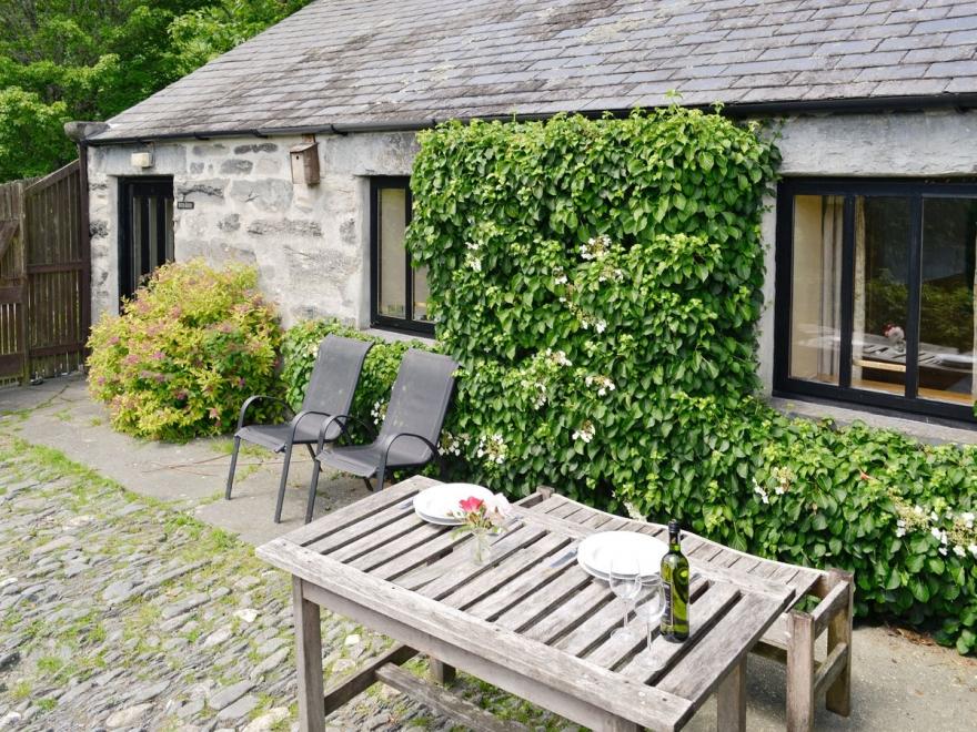Benar Cottages - Bwthyn Rhosyn