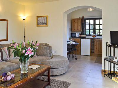 Thomsons Arms Cottages No1 -28041