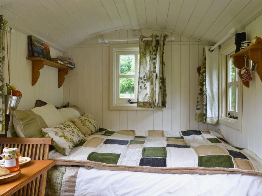 Ty Bach Shepherds Hut