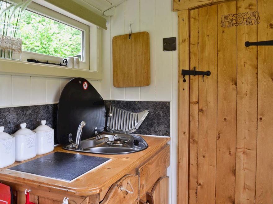 Ty Bach Shepherds Hut