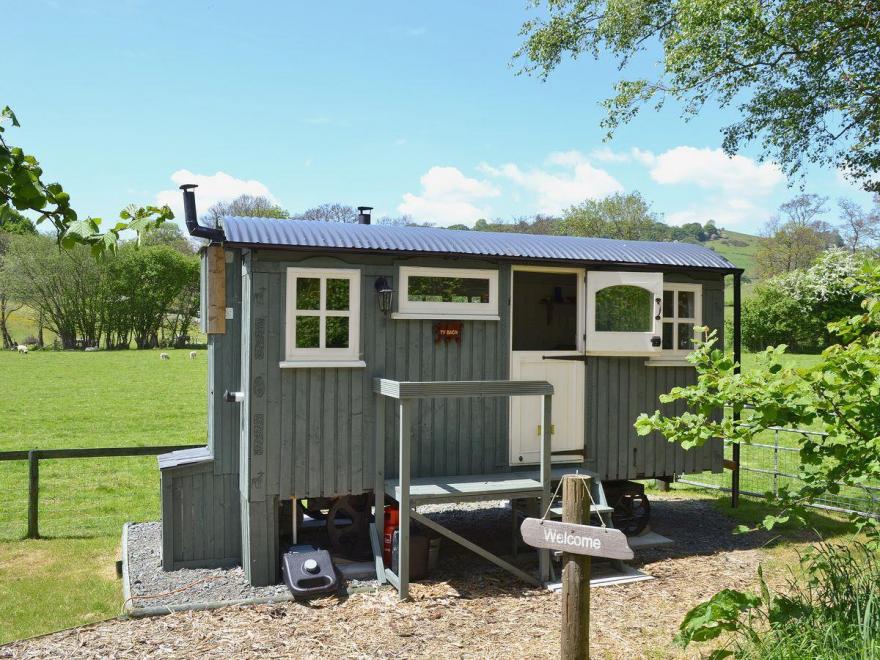 Ty Bach Shepherds Hut