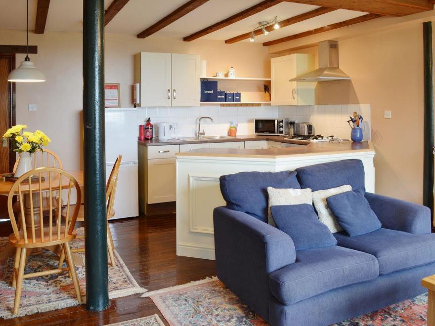 Jasmine Cottage - E1493