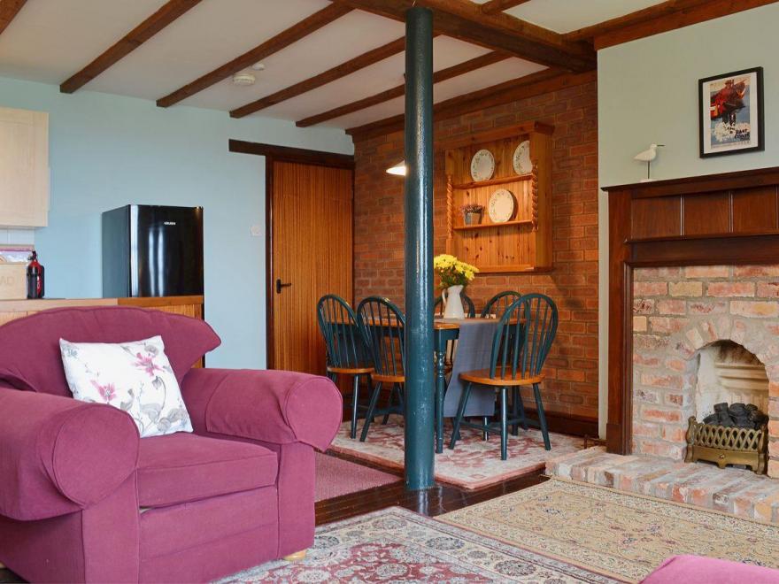 Rose Cottage - E1494