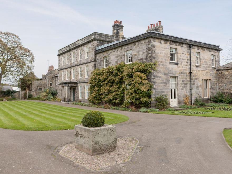 Hexham House Apartment 2 - UK3193