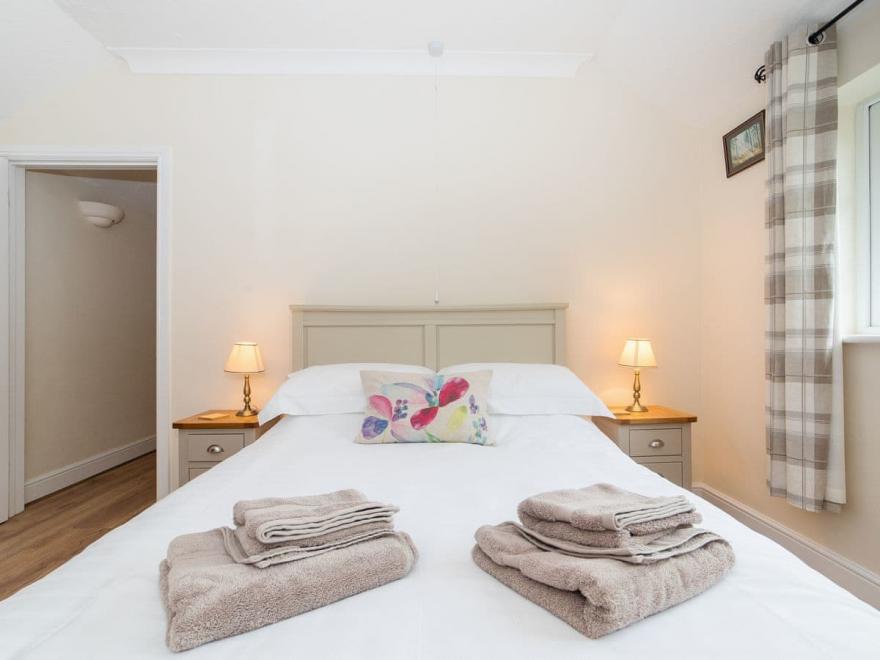 1  Luckington Stables-W8321