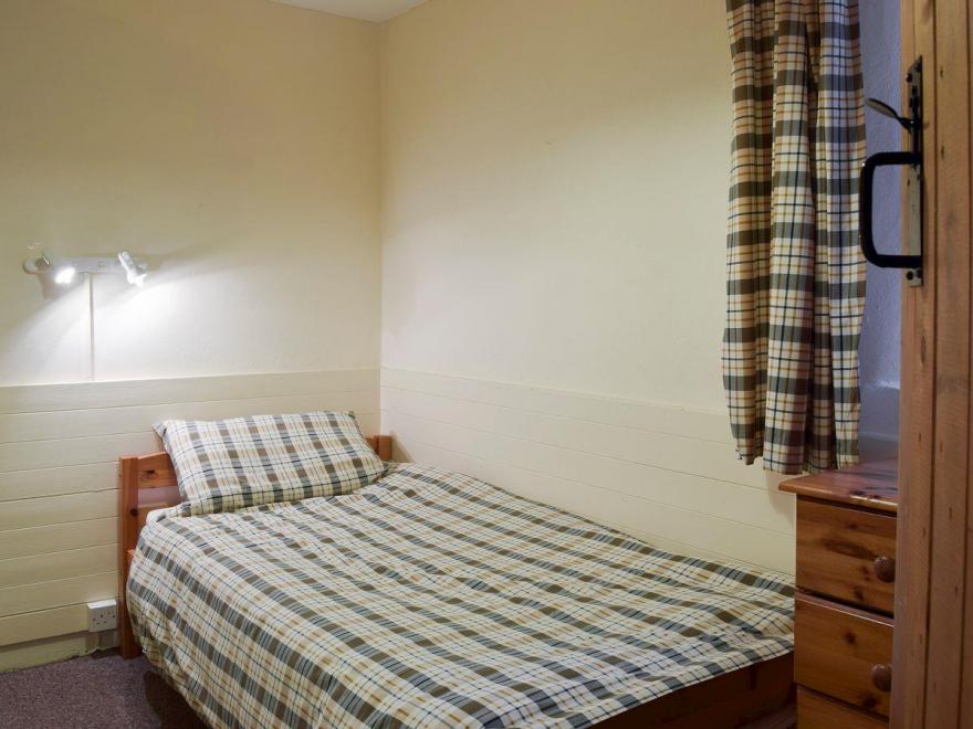 Stable Cottage - W42502