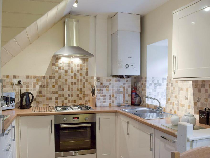 Swallows Cottage - W42505