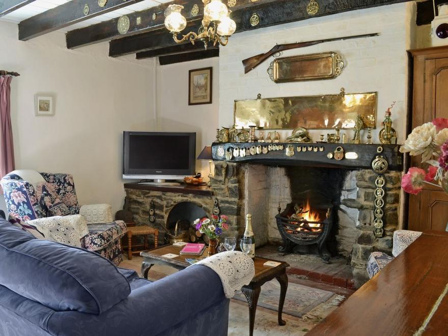 Polly Cottage - W42568