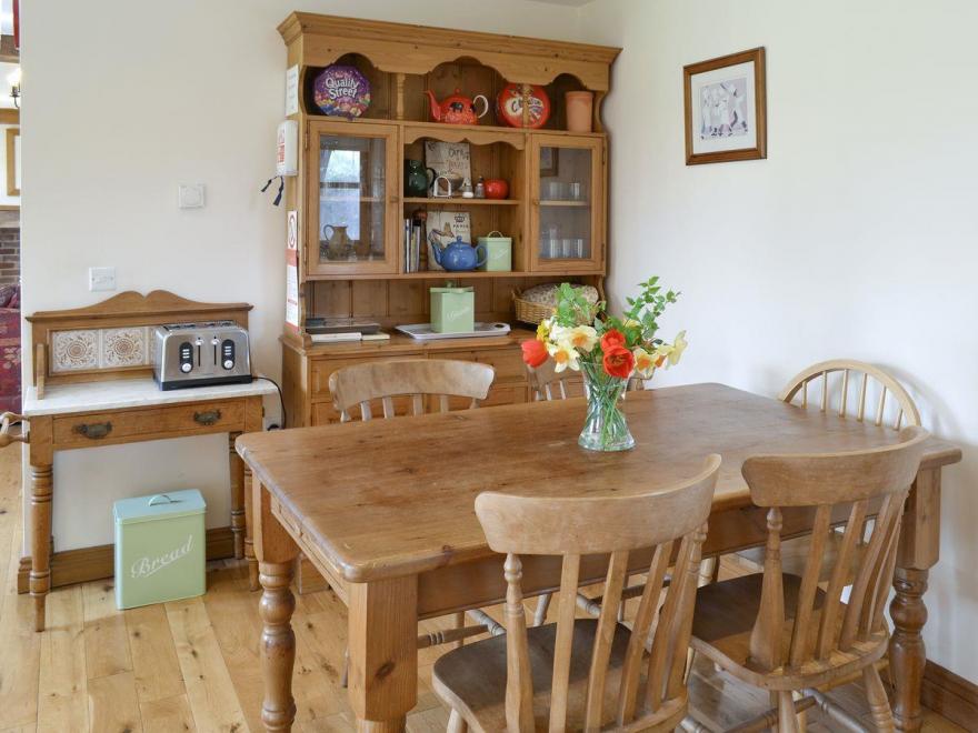 Plovers Rest - 28010