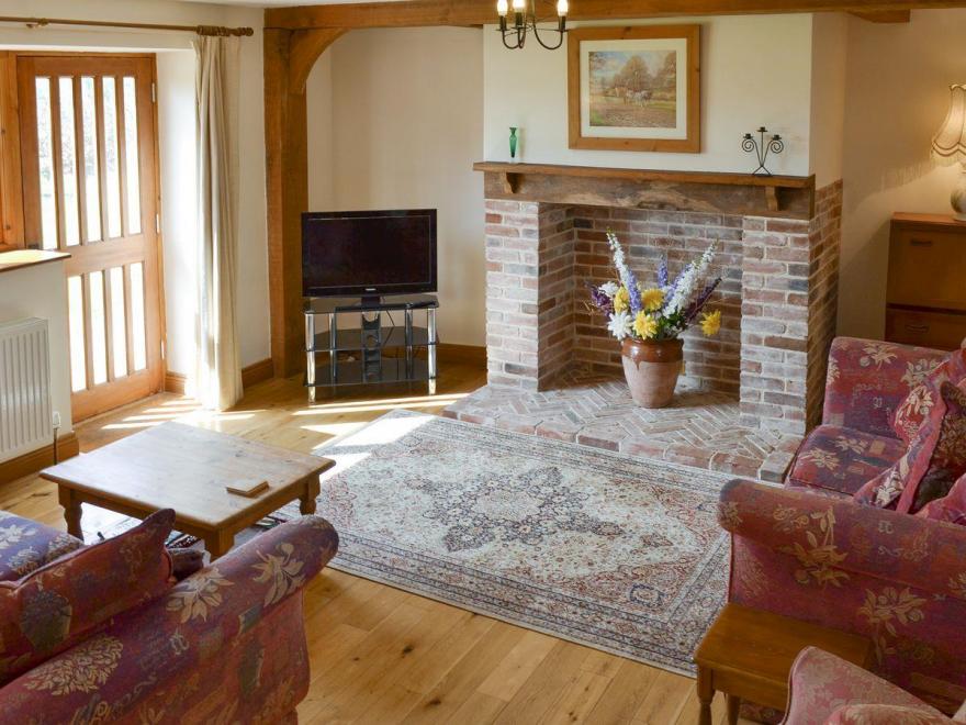 Plovers Rest - 28010