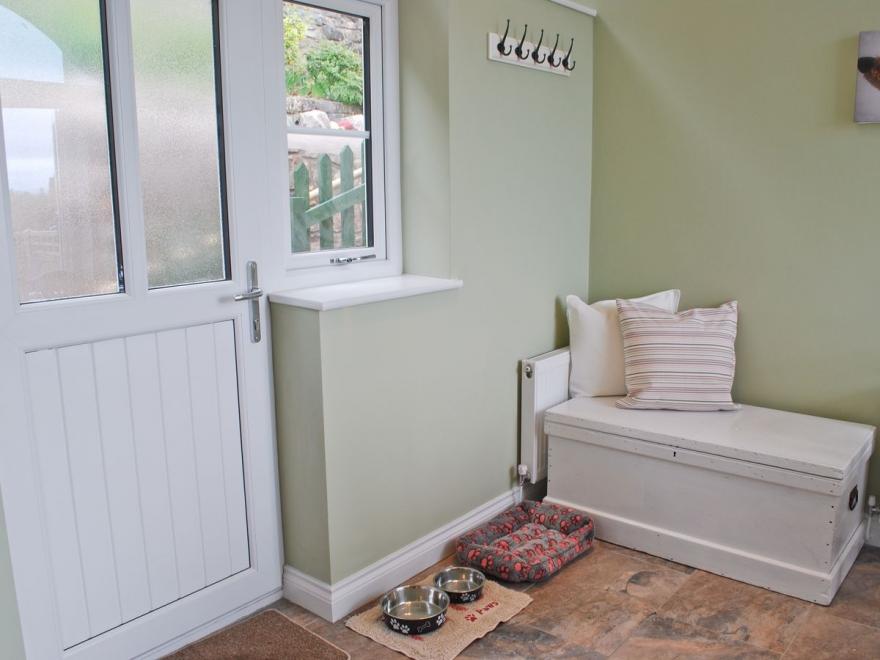 Walden Cottage - 28225