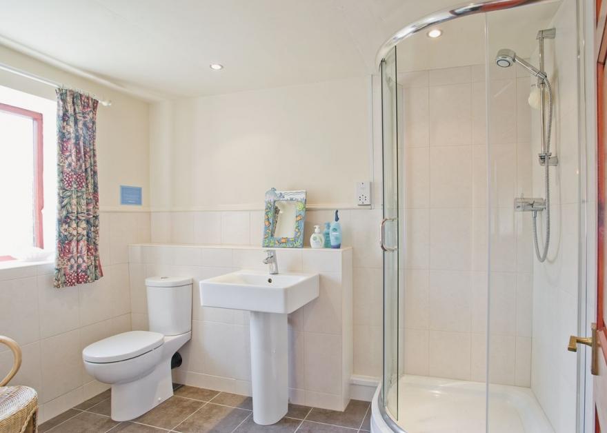 Little Manor Cottage - E3631