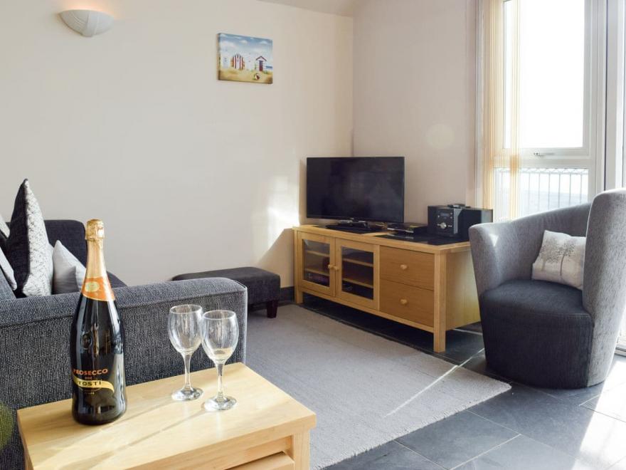 Pendine Hillside Apartment