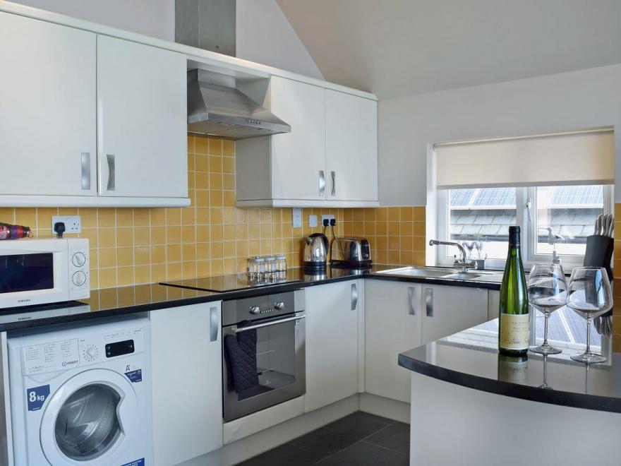 Pendine Hillside Apartment