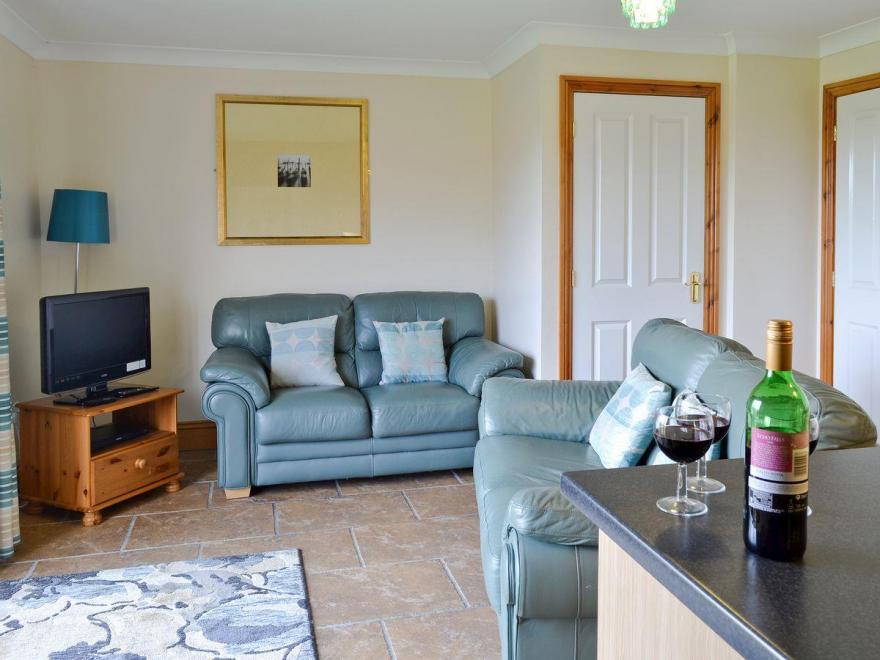 Vaughan Cottage - 23055