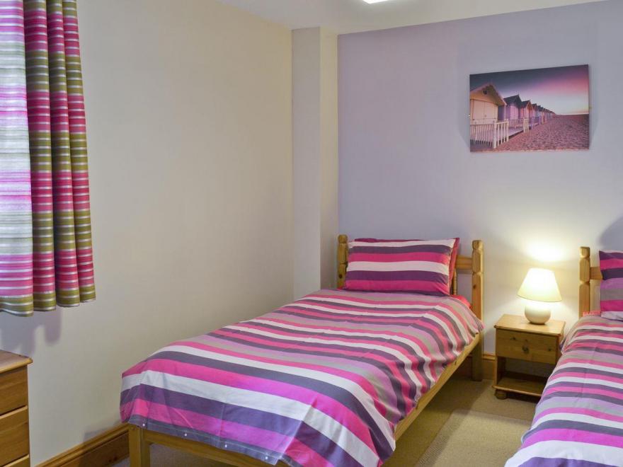 Vaughan Cottage - 23055