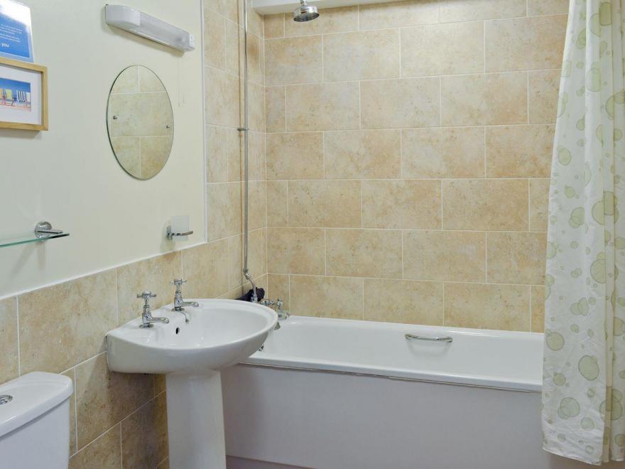 Vaughan Cottage - 23055