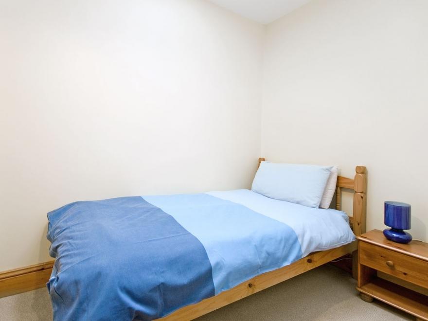 Close Cottage - W41944