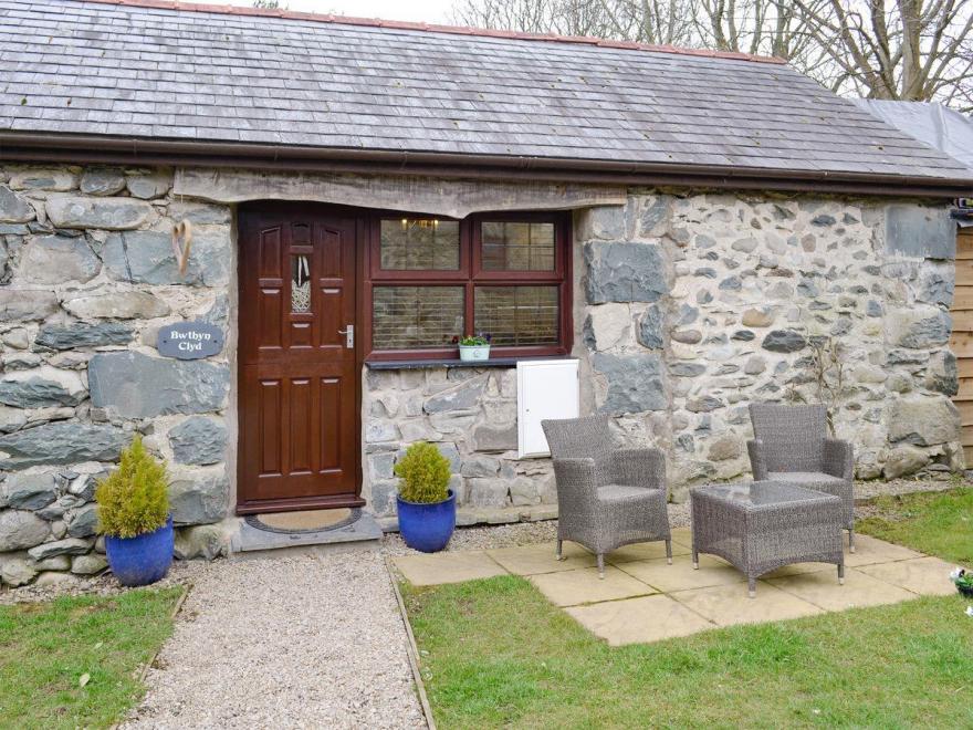Bwthyn Clyd