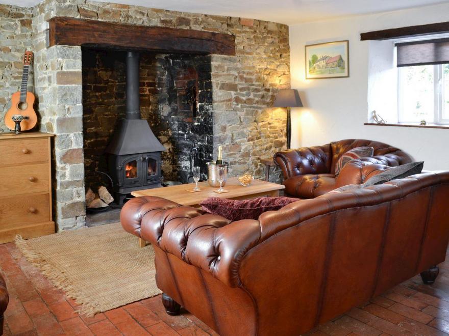 Tythecombe Lake Cottage