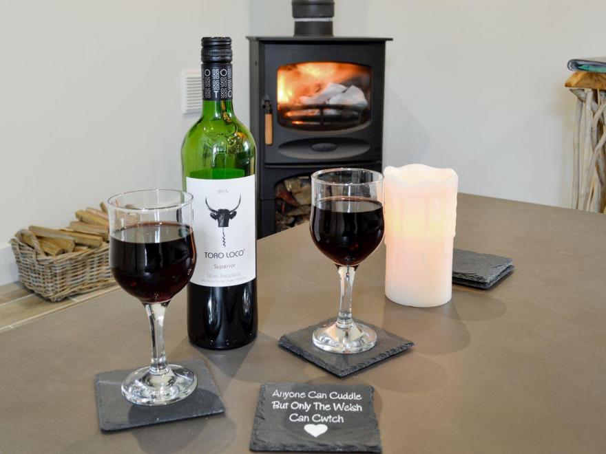 Woodland Cottage - UK6555