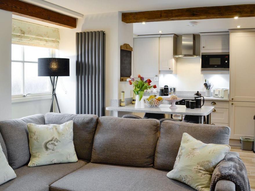 Woodland Cottage - UK6555