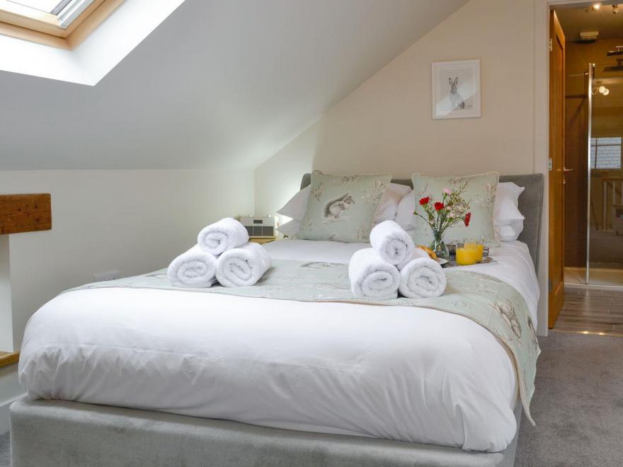 Woodland Cottage - UK6555