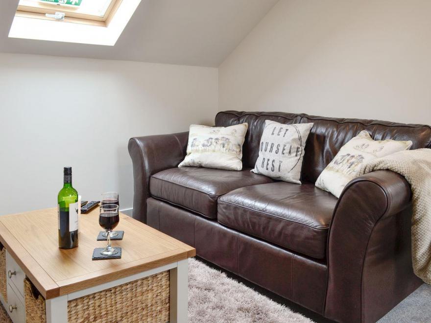 Ewe Bach Cottage - UK6556