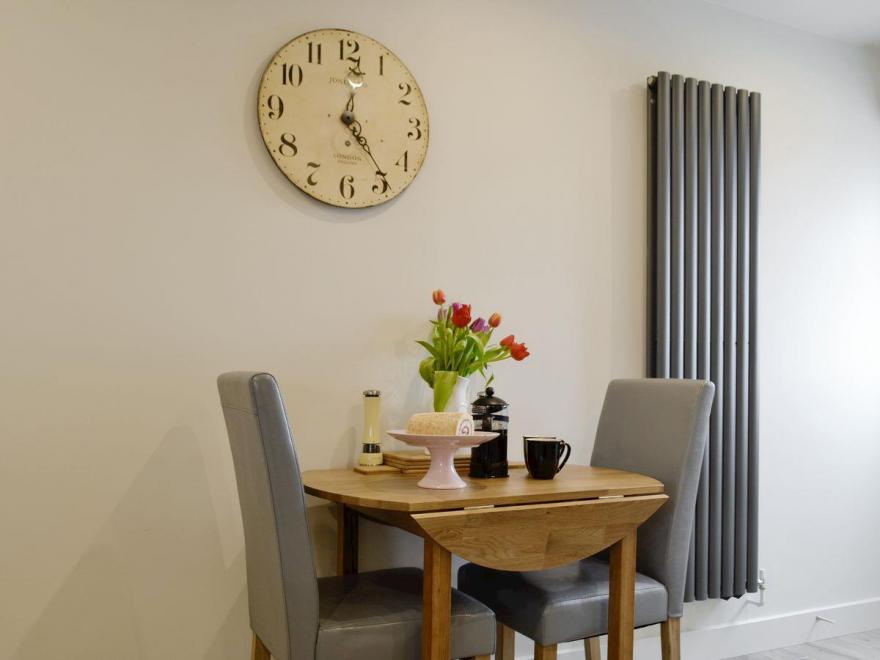 Ewe Bach Cottage - UK6556