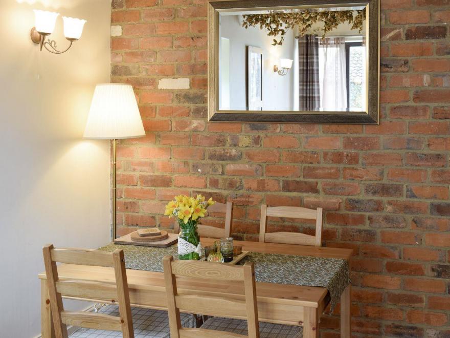 Buttercup Cottage - UK2459