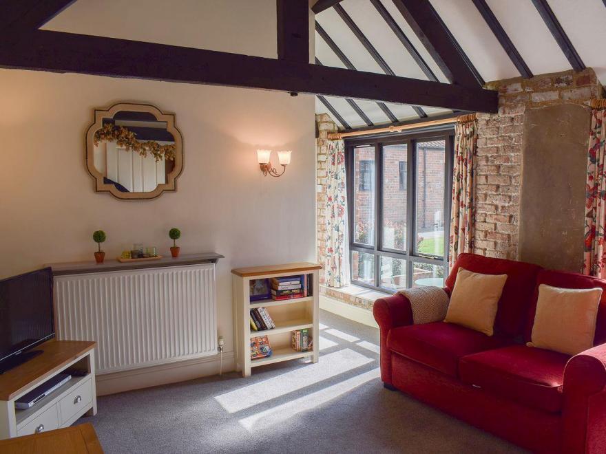 Cherry Cottage - UK2460