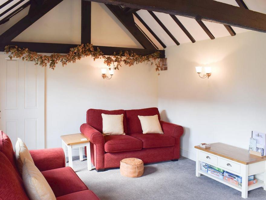 Cherry Cottage - UK2460