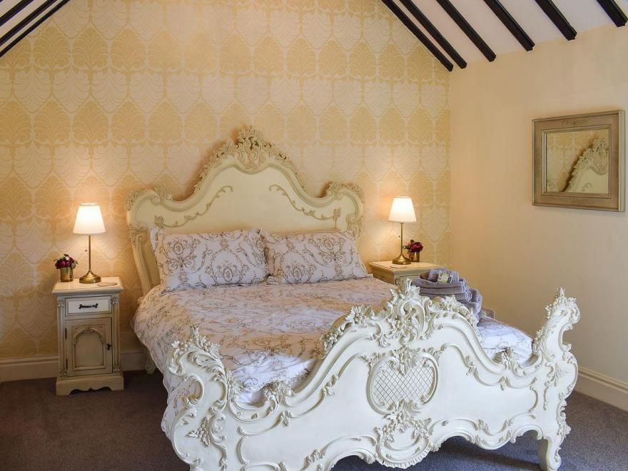 Cherry Cottage - UK2460