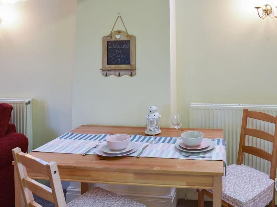 Willow Cottage - UK2461