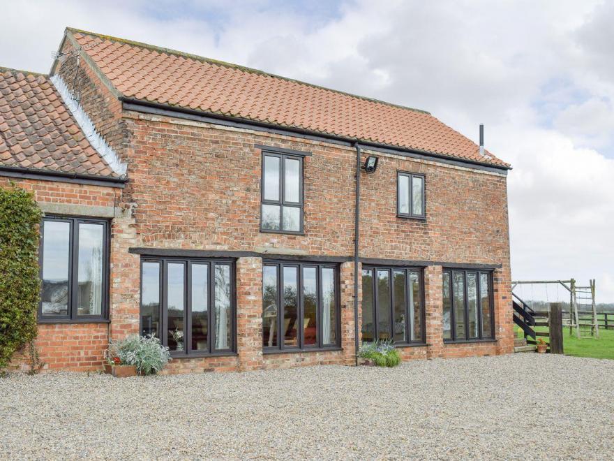 Honeysuckle Cottage - UK2462