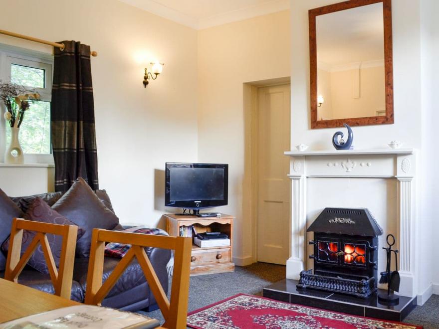 Duckegg Cottage - UK10247