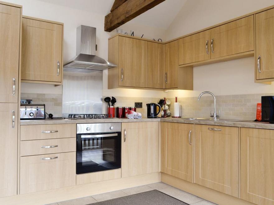 Little Hendre Lodge - UK10262