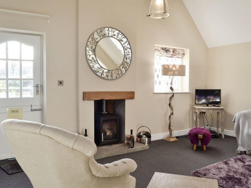 The Coach House - UK10337