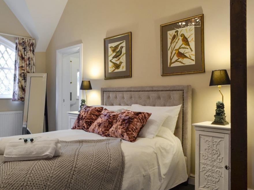 The Coach House - UK10337