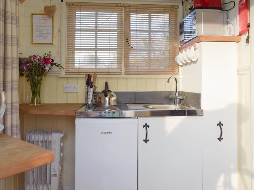 The Hurdle - UK10375