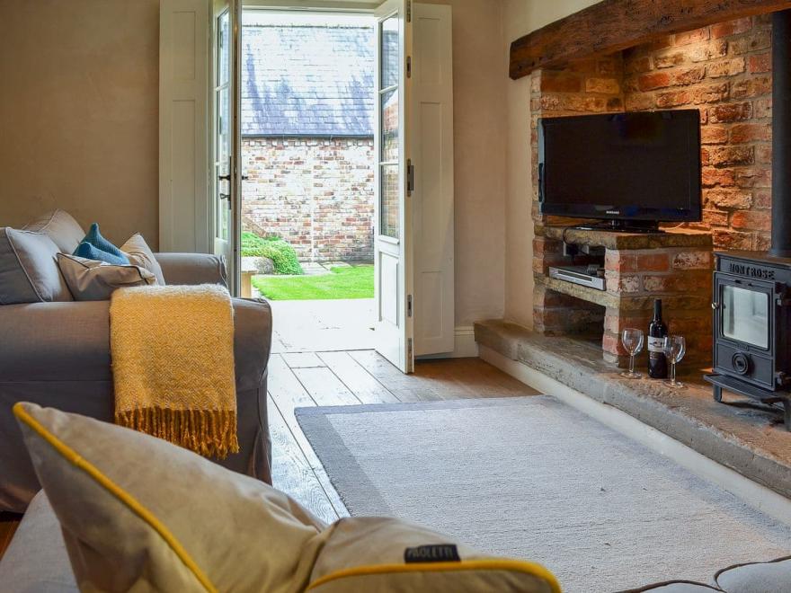 Cowper Cottage - UK2604