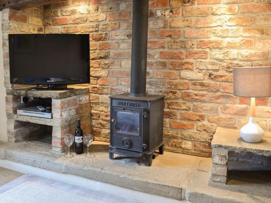 Cowper Cottage - UK2604