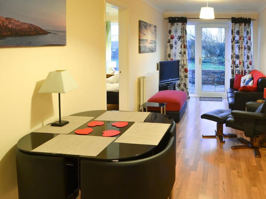 Dove Cottage - UK3284