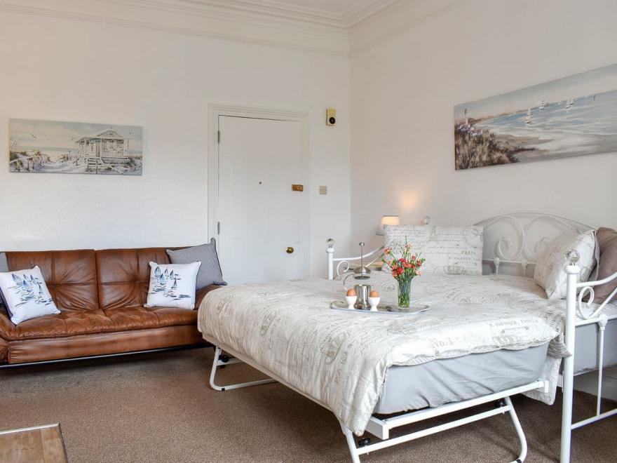 Sunny Side - UK11453