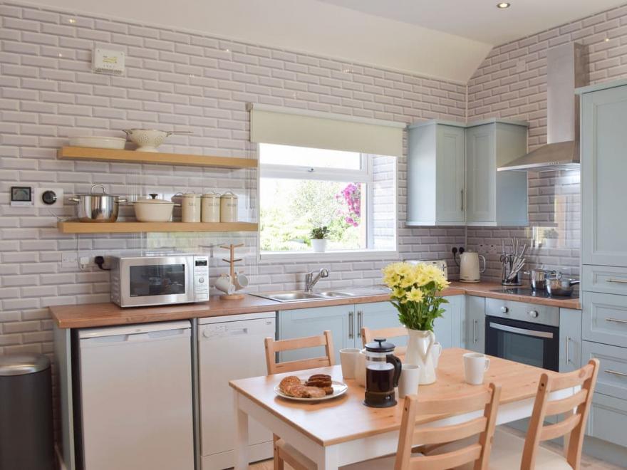 Dairy Cottage-UK11627