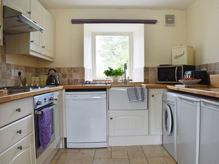 Lavender Cottage - UK12146