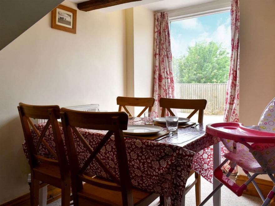 Rose Cottage - UK12147