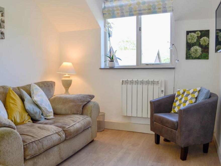 Granary Cottage - UK12322