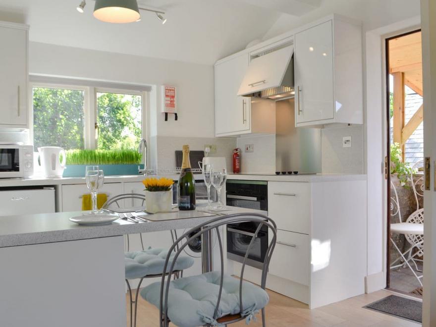 Granary Cottage - UK12322