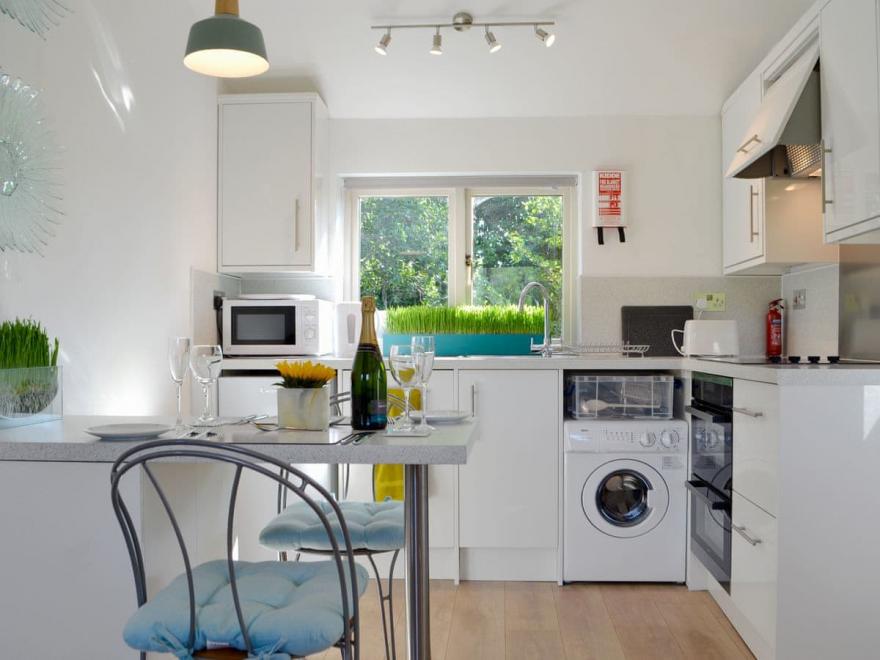 Granary Cottage - UK12322